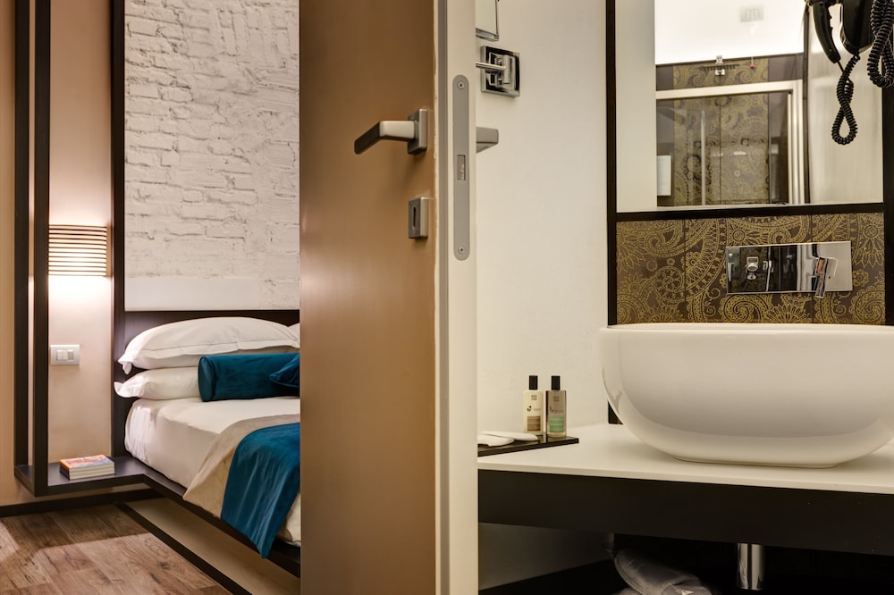Dharma Luxury Hotel 7