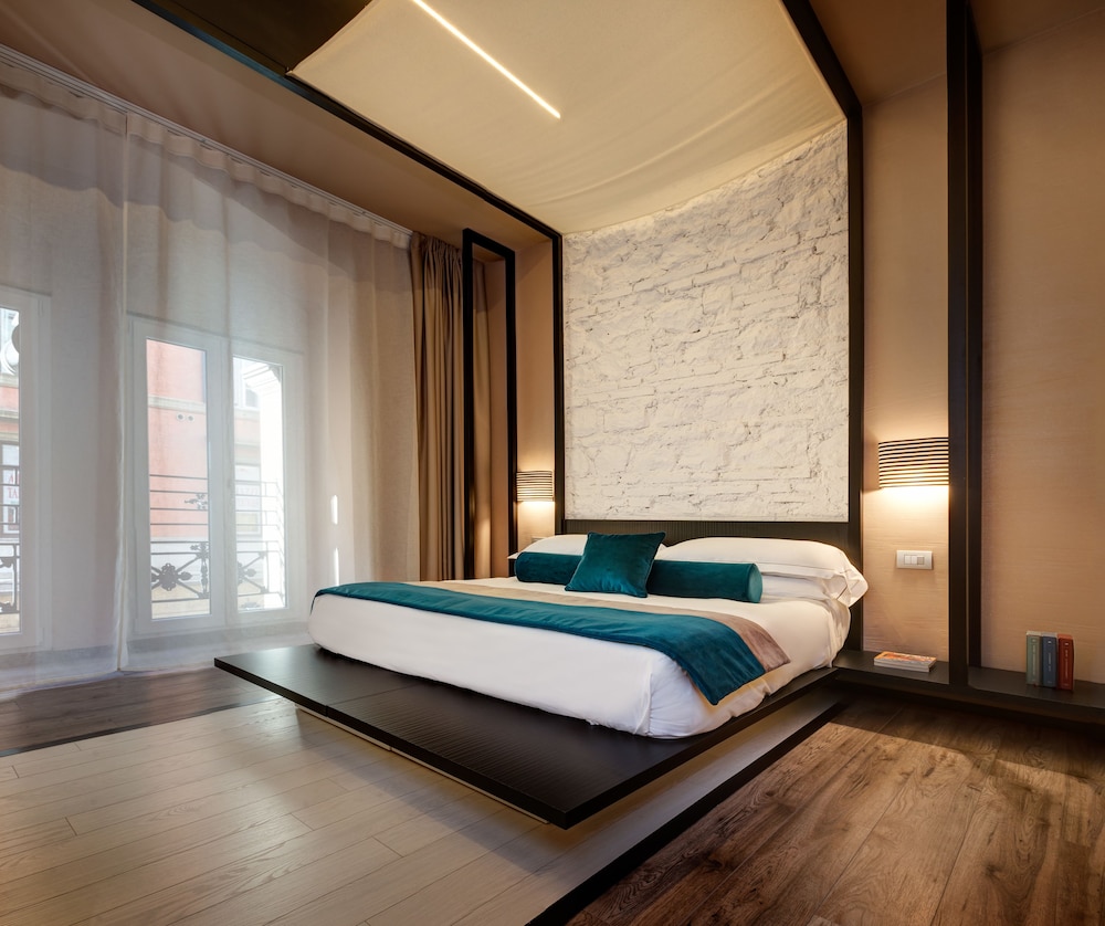 Dharma Luxury Hotel 23