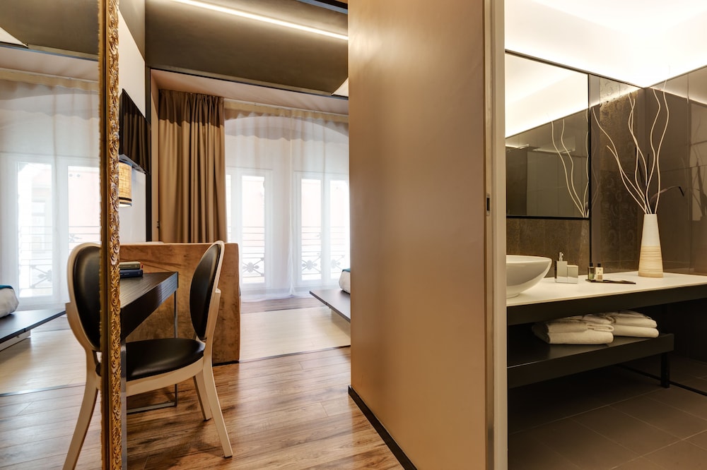 Dharma Luxury Hotel 10