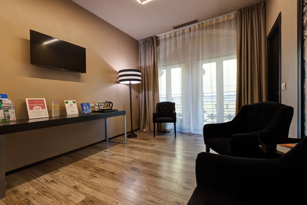 Dharma Luxury Hotel 2