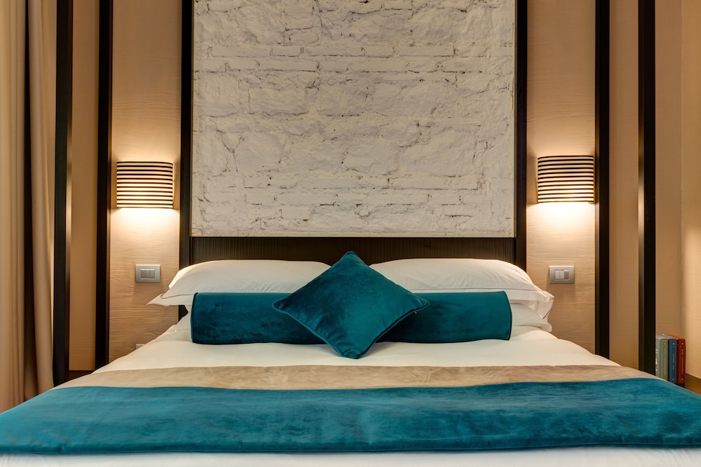 Dharma Luxury Hotel 8