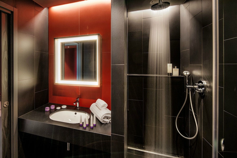 Glam Hotel 22