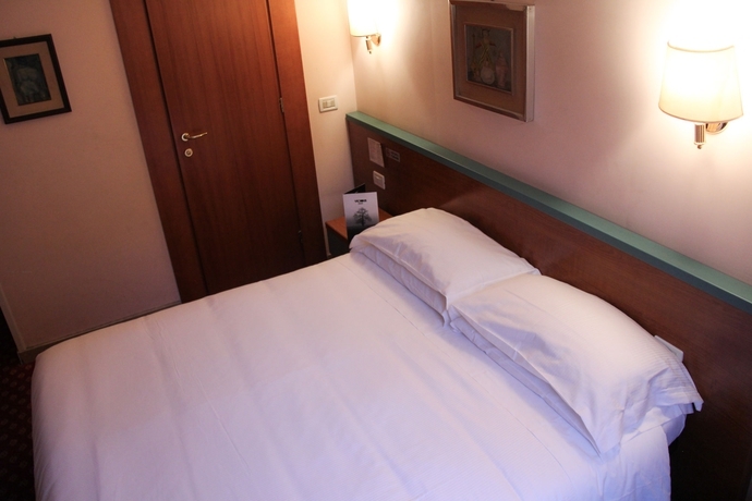 Hotel Center 3 2