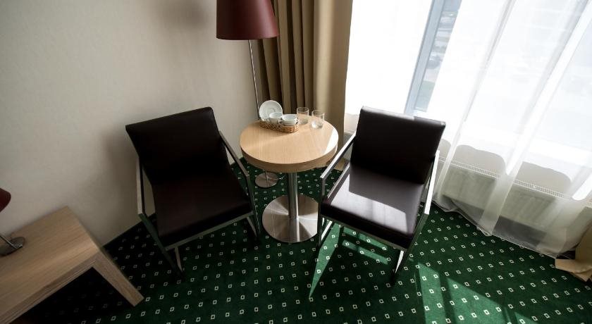 Green City Hotel 10