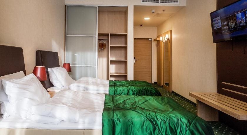 Green City Hotel 13
