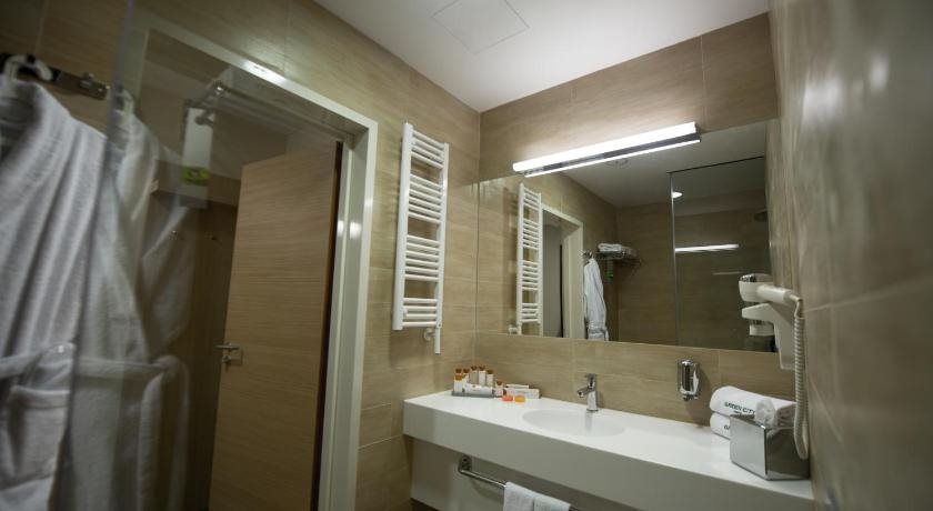 Green City Hotel 19