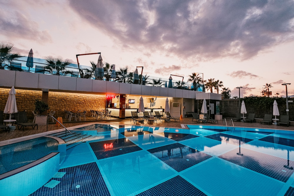 Sunprime C-Lounge Hotel 22