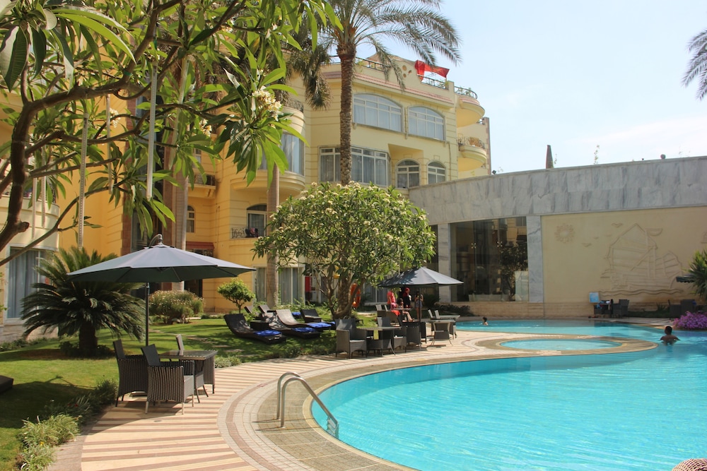 Soluxe Cairo 1