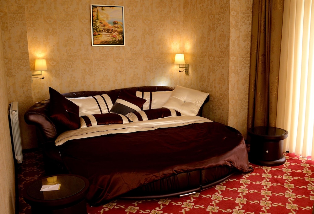 Cron Palace Tbilisi Hotel 9