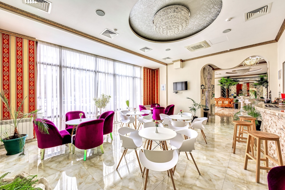 Cron Palace Tbilisi Hotel 8