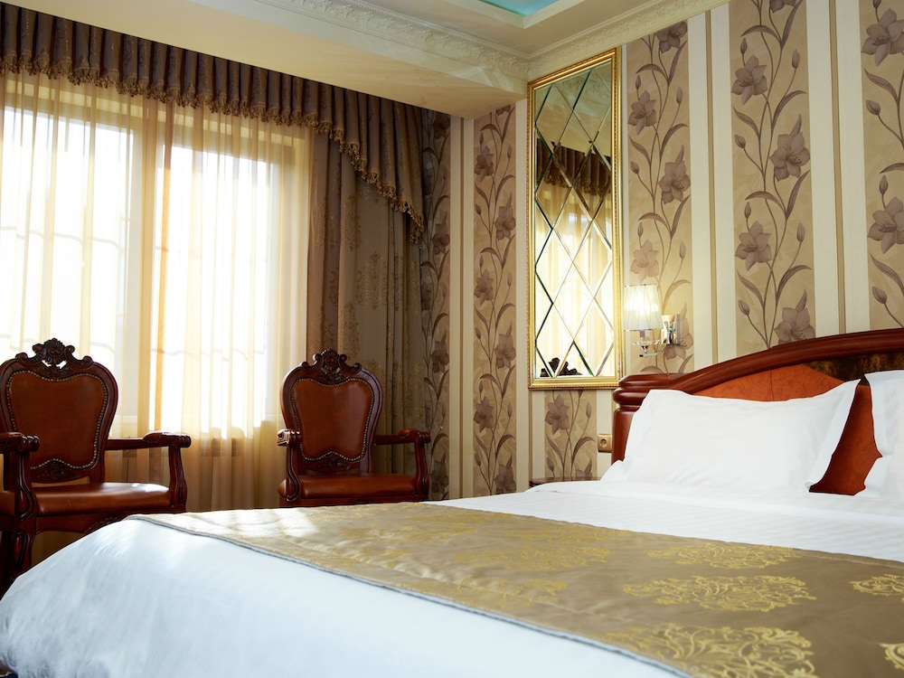 Cron Palace Tbilisi Hotel 14