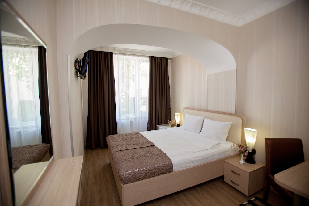 Rustaveli Palace 22