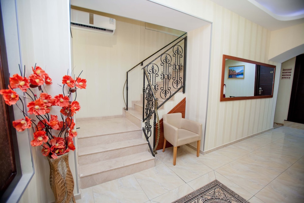 Rustaveli Palace 5