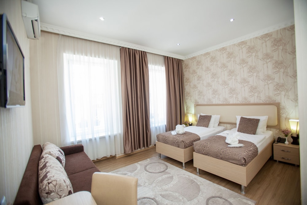 Rustaveli Palace 10