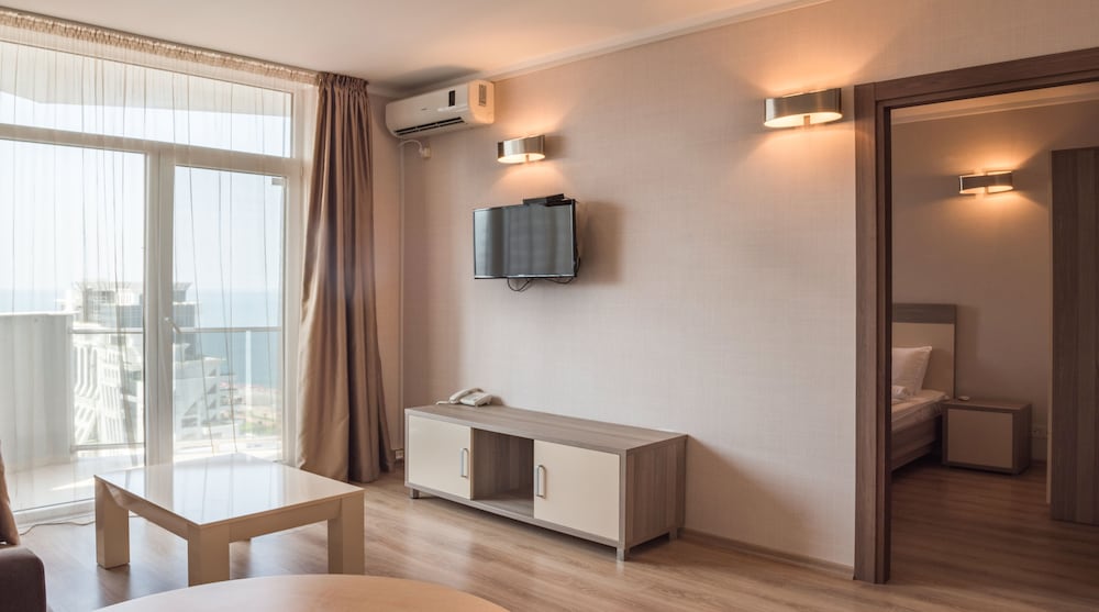 Silk Road Sea Towers Batumi Apart Hotel 1