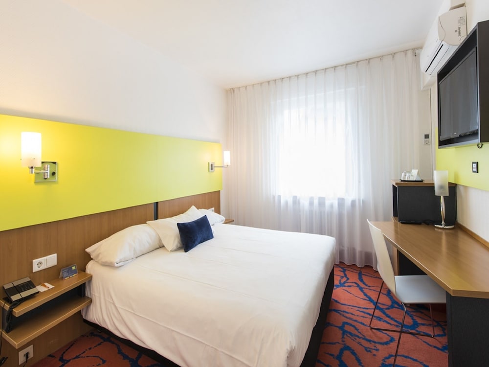 Hotel Ambassador 12