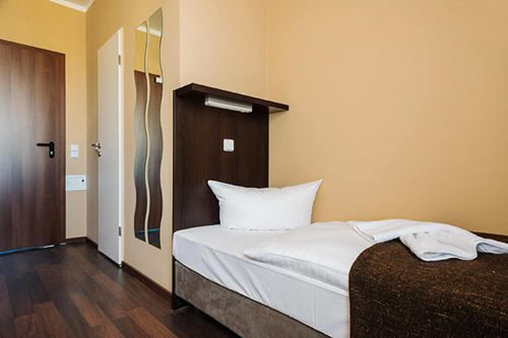 Apple City Hotel 16