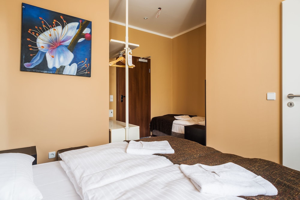 Apple City Hotel 4
