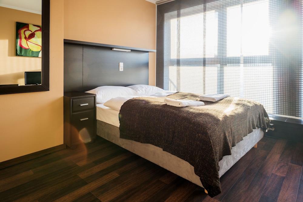 Apple City Hotel 9