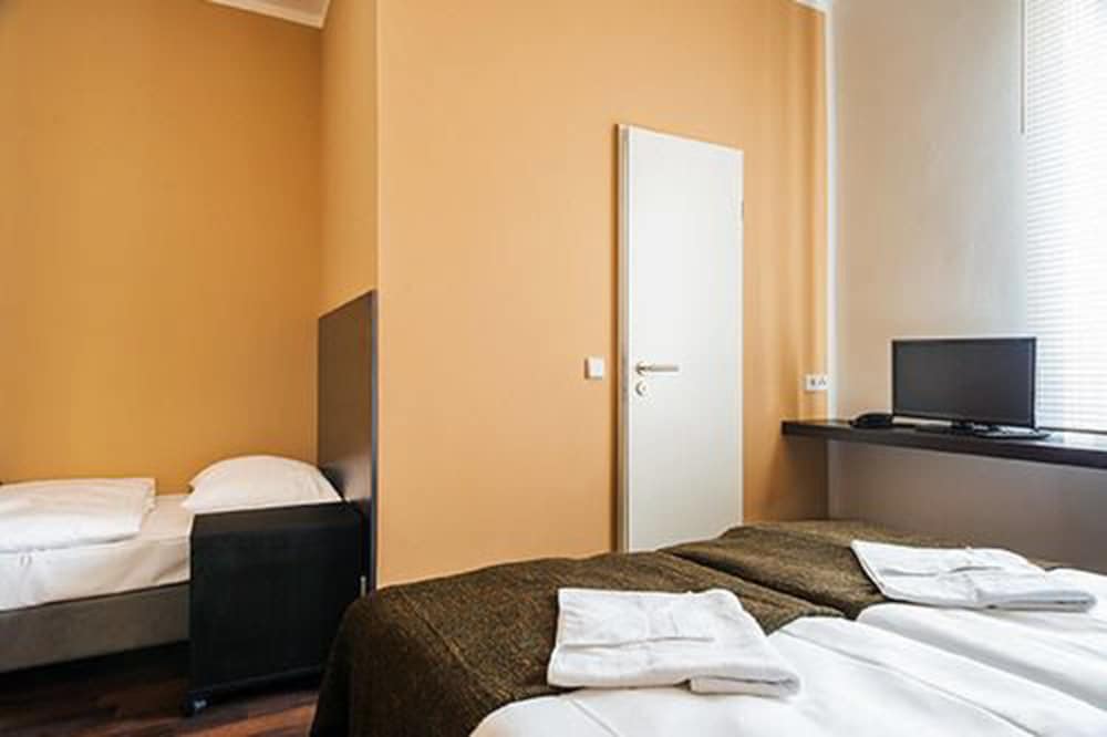 Apple City Hotel 19