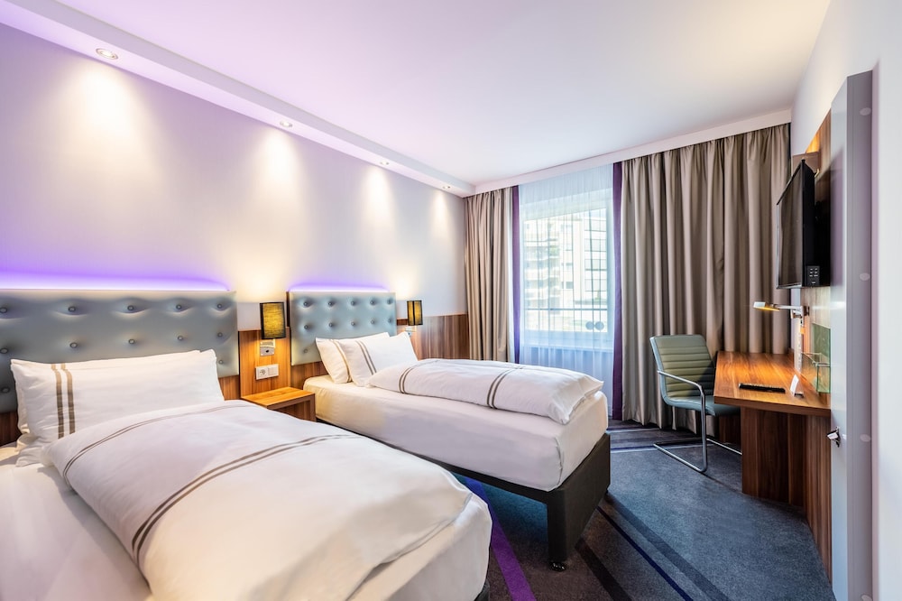 Premier Inn Düsseldorf City Centre Hotel 3