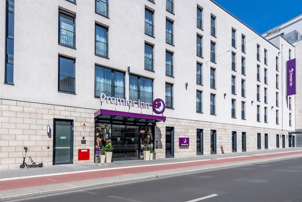 Premier Inn Düsseldorf City Centre Hotel 15
