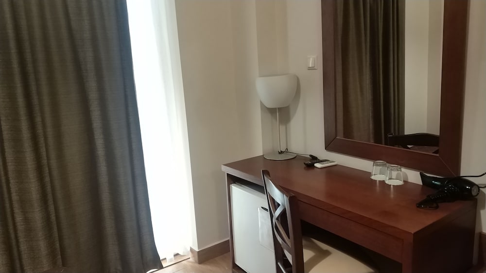 Ambrosia Suites 17