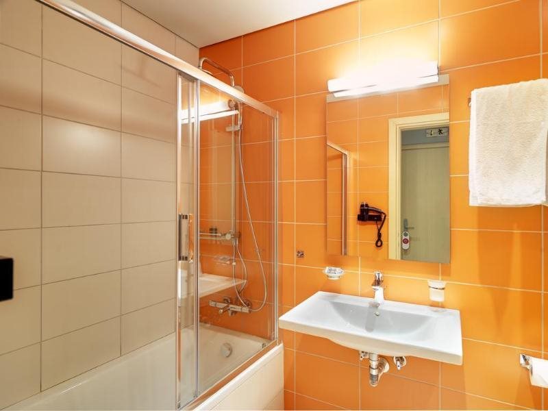 Piraeus Inn 11