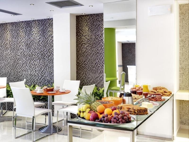 Piraeus Inn 20