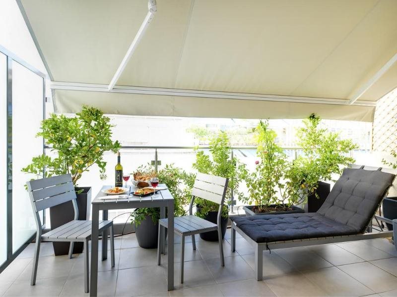 Piraeus Inn 22