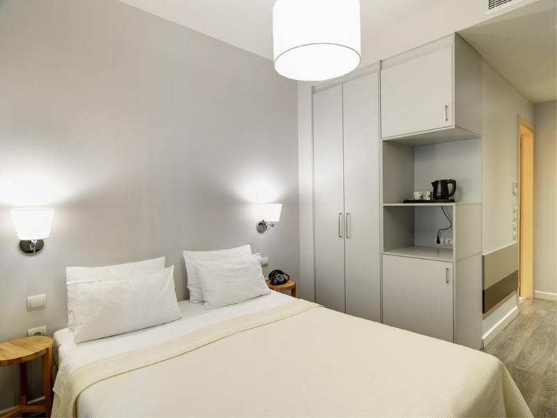 Piraeus Inn 4