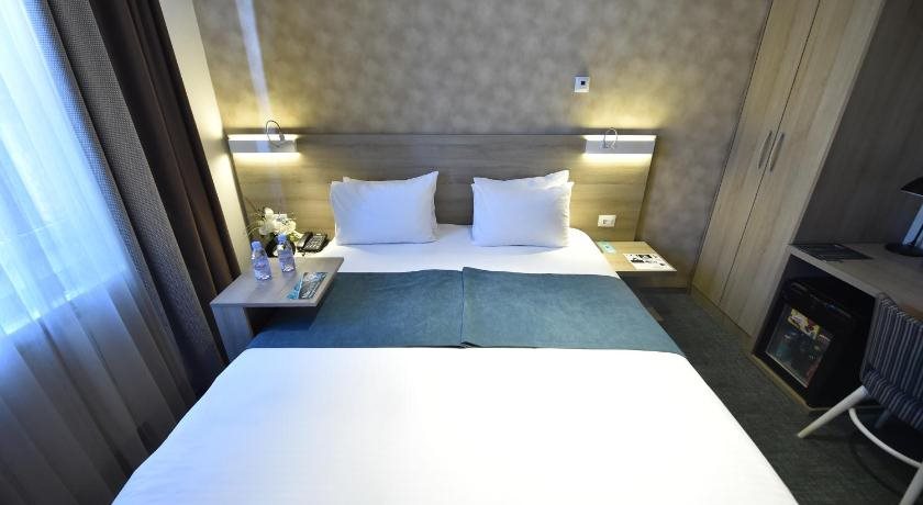 Hotel Mint 18