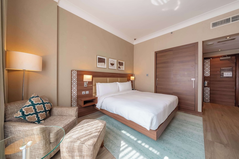 Hilton Garden Inn Dubai Jumeirah 23