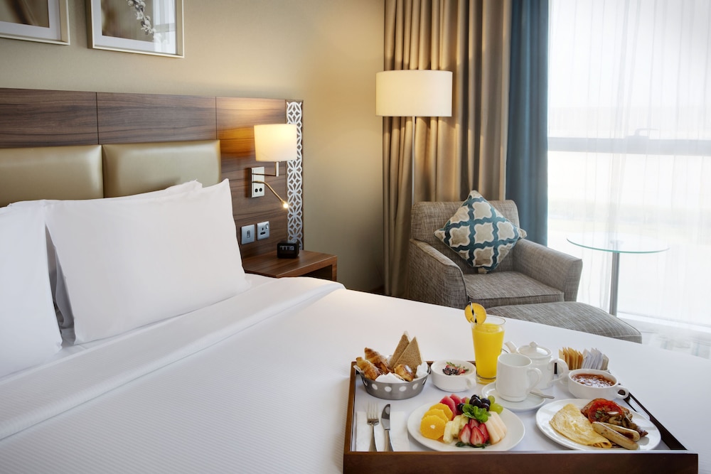 Hilton Garden Inn Dubai Jumeirah 8