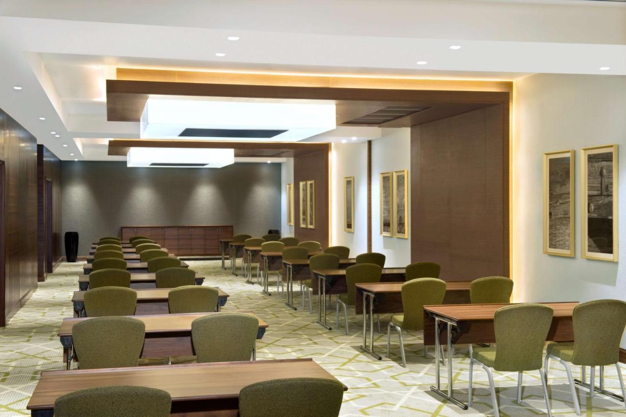 Hilton Garden Inn Dubai Deira 23