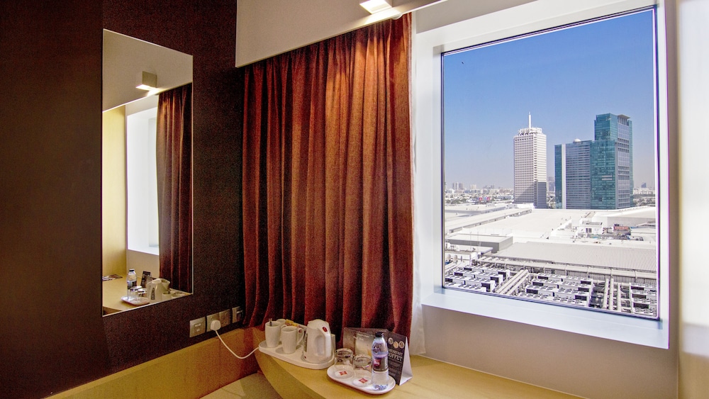 ibis One Central 17