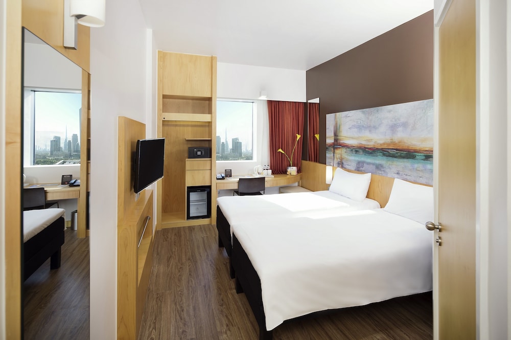 ibis One Central 7