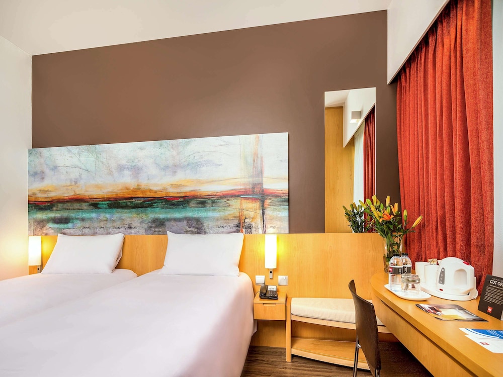 ibis One Central 13