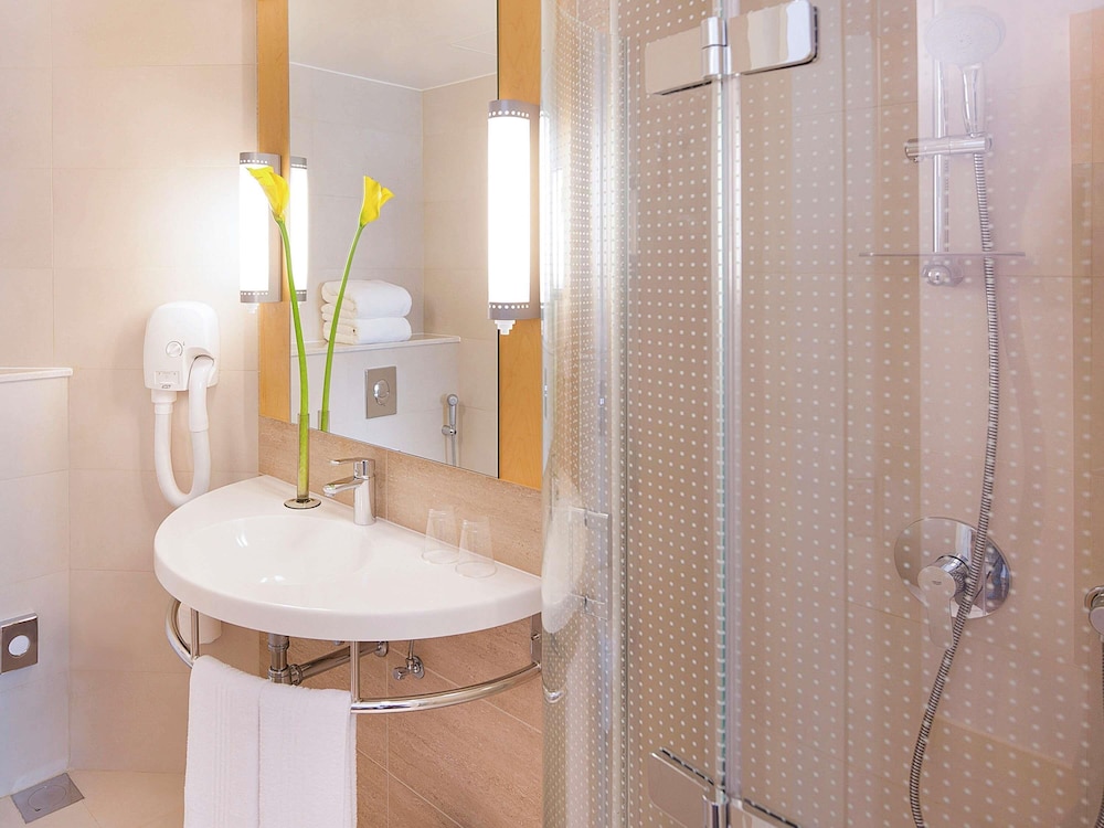 ibis One Central 20