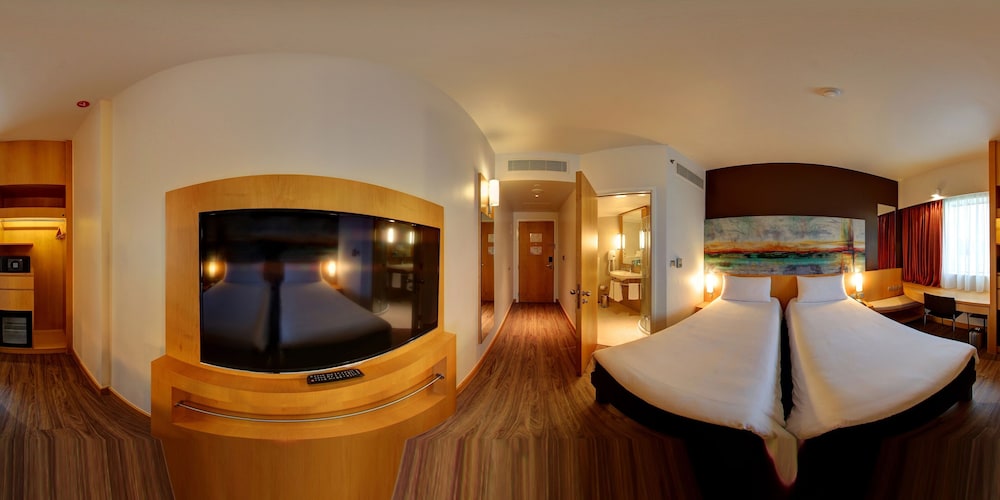 ibis One Central 9