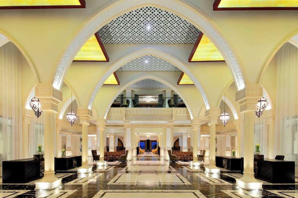 Sheraton Sharjah Beach Resort & Spa 1
