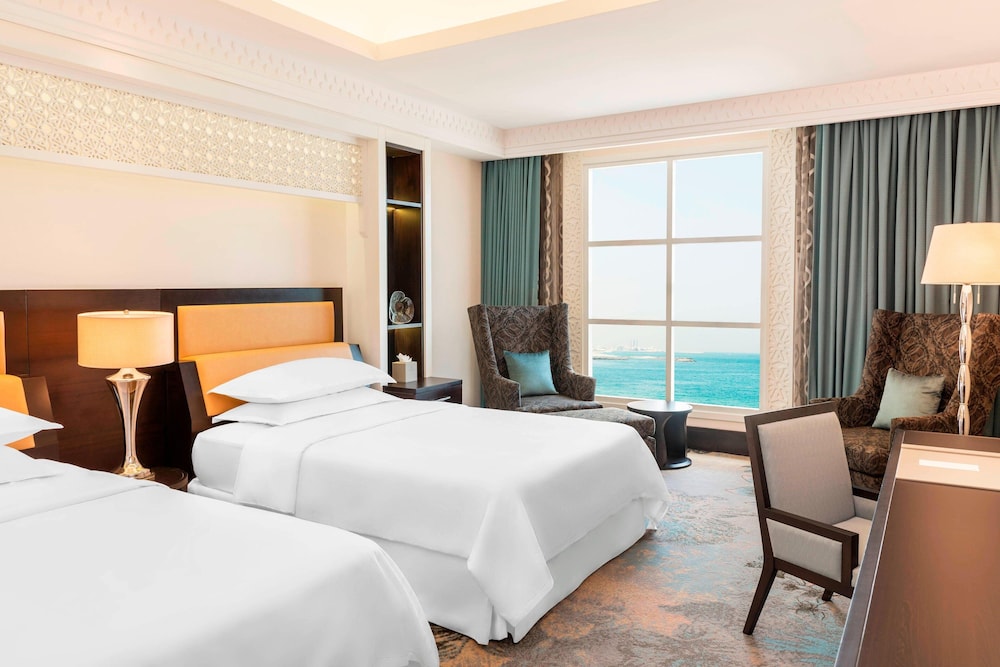 Sheraton Sharjah Beach Resort & Spa 14