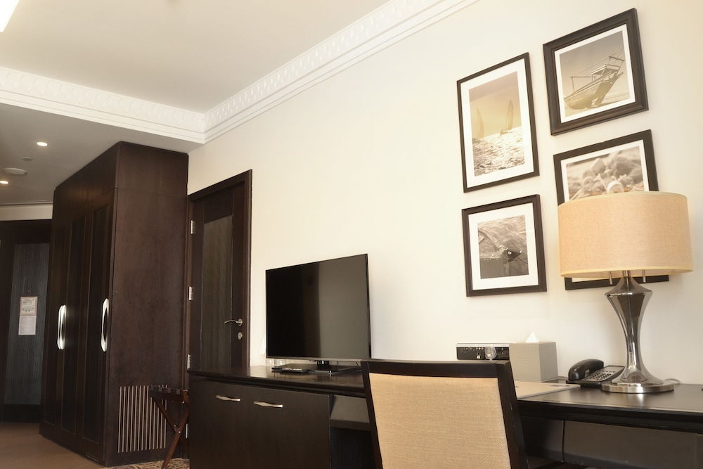 Sheraton Sharjah Beach Resort & Spa 7