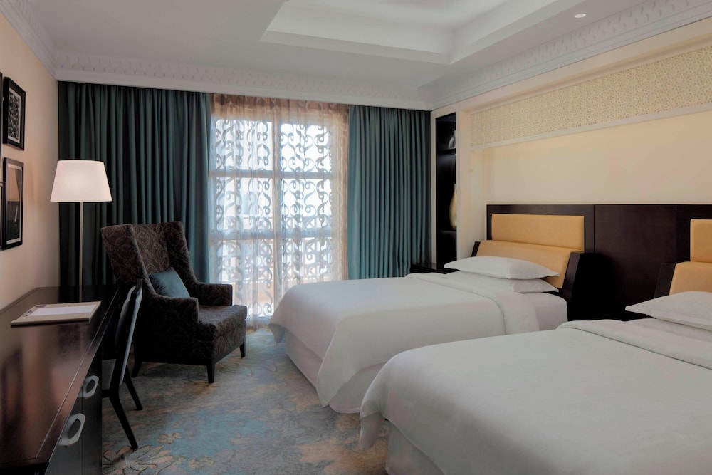Sheraton Sharjah Beach Resort & Spa 15