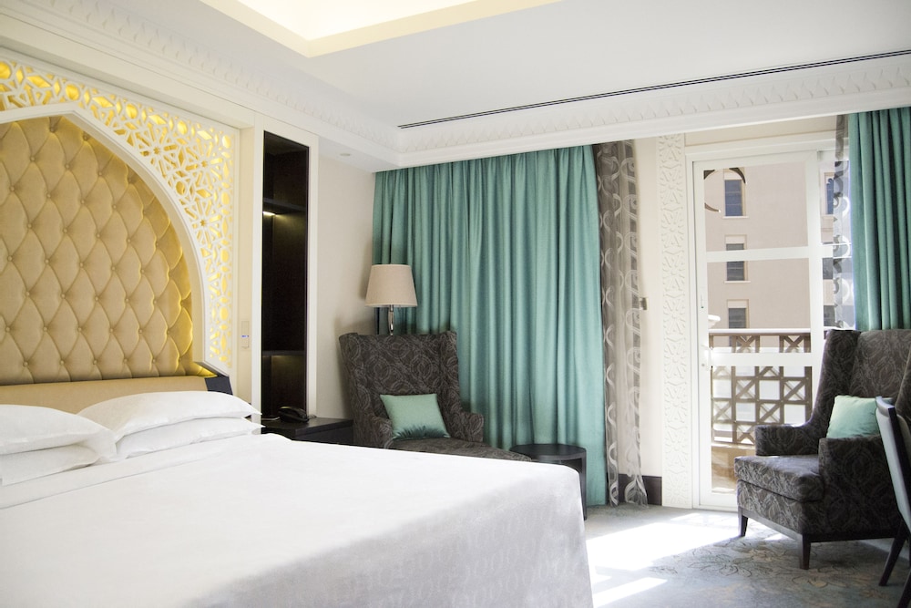 Sheraton Sharjah Beach Resort & Spa 6