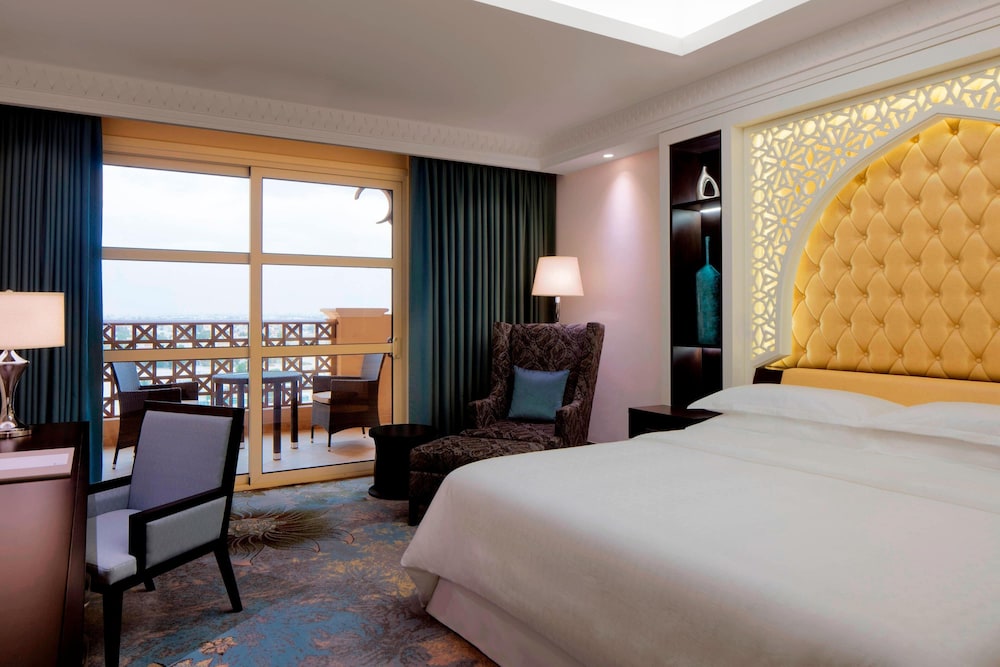 Sheraton Sharjah Beach Resort & Spa 13