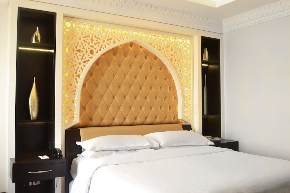 Sheraton Sharjah Beach Resort & Spa 8