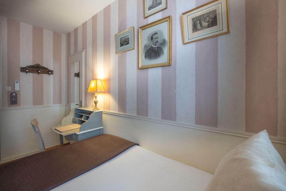 Hôtel L'Avre 8