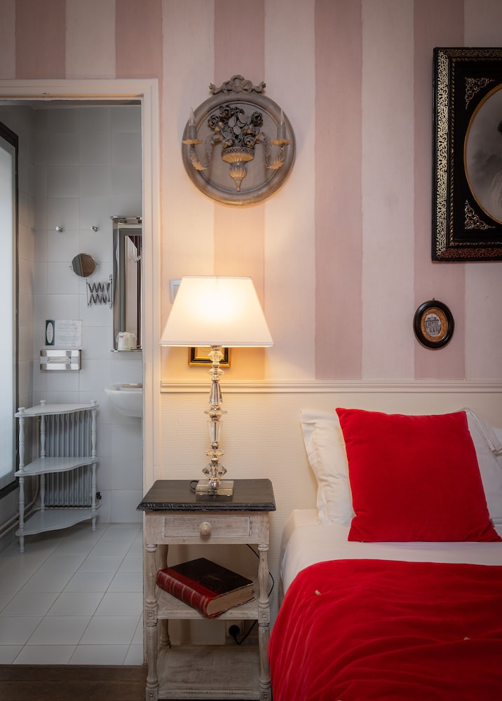 Hôtel L'Avre 14