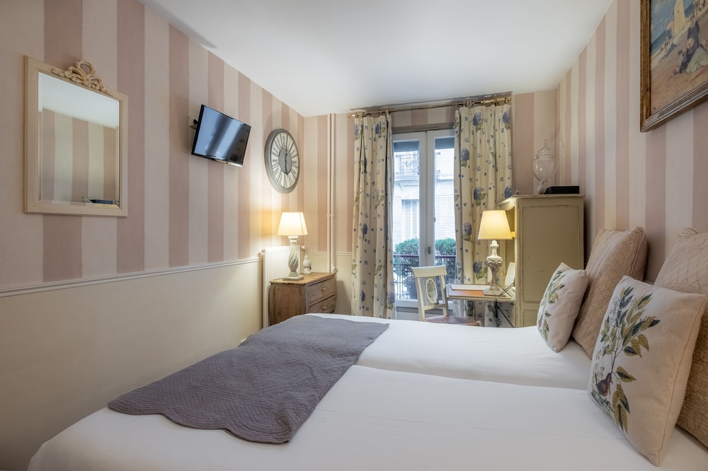 Hôtel L'Avre 24